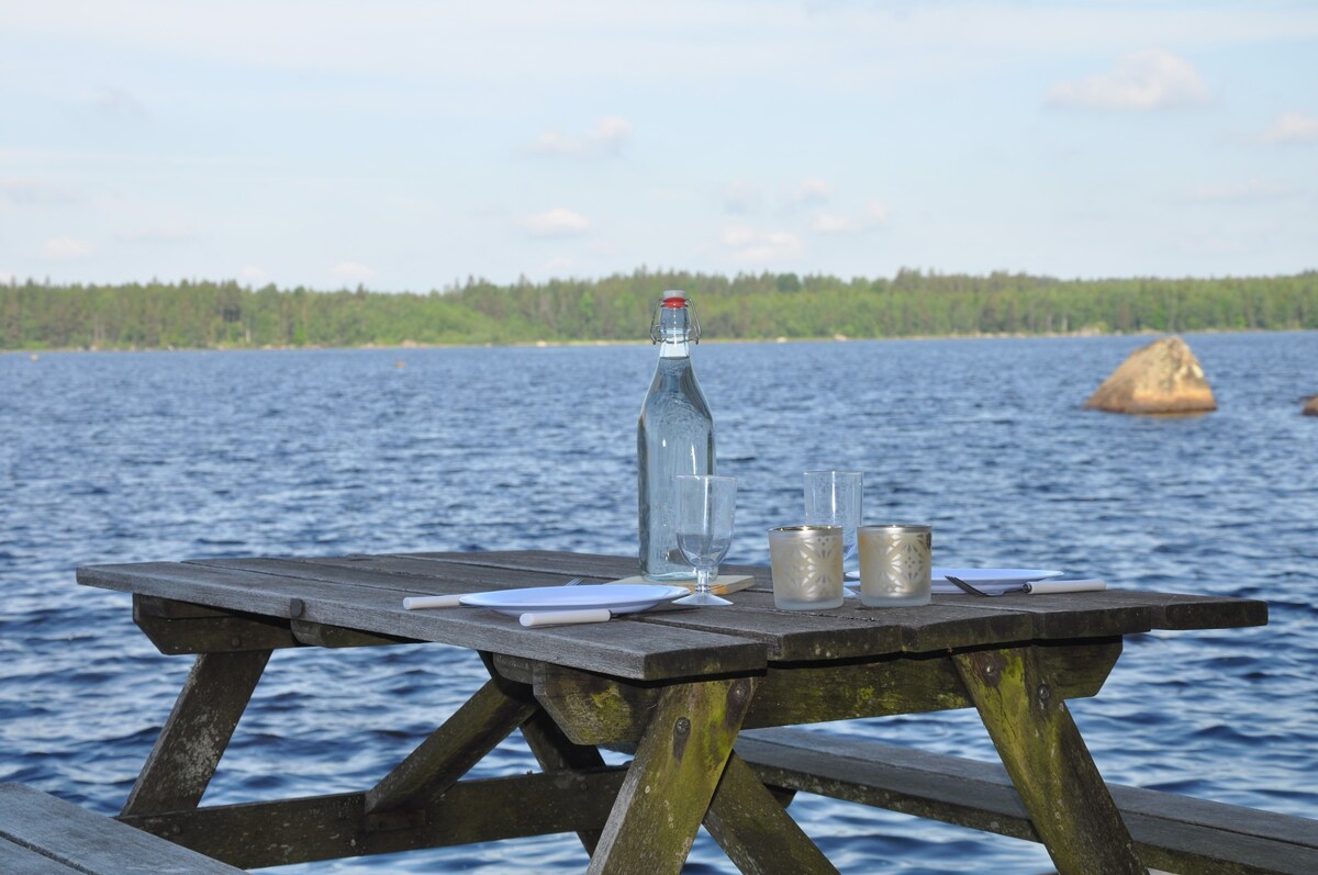 Fräsch stuga nära Åsnens Nationalpark