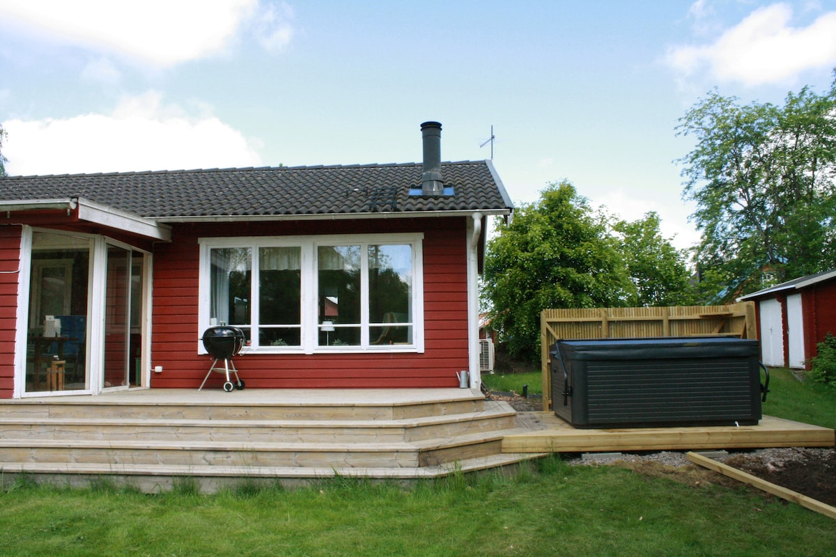 Holiday house with jacuzzi near nature | SE02021