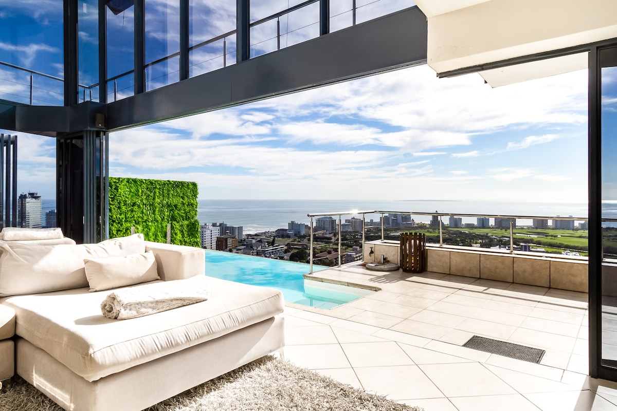 Spacious Cape Town Villa: Sea Views, Infinity Pool