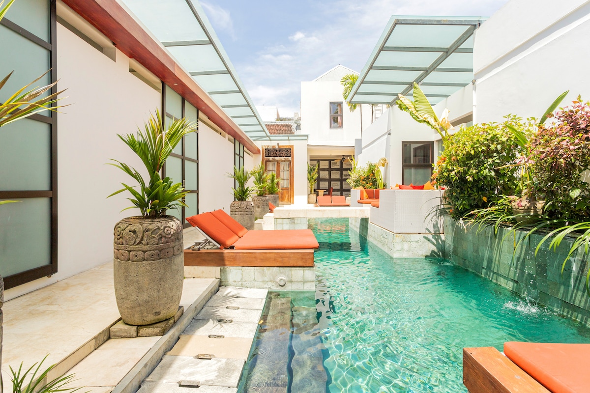 Seminyak Poolside 1-bedroom Suite with Terrace