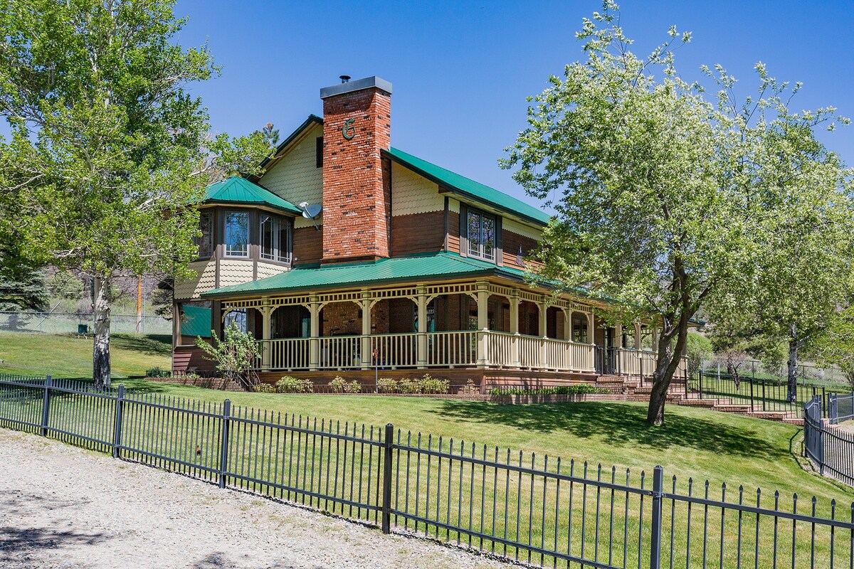 The Junction Creek House: Large, close to downtown