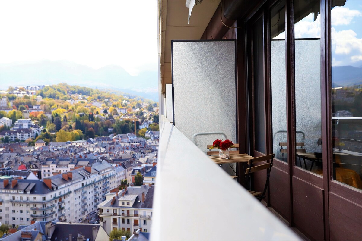 公寓，可观赏阳台和全景