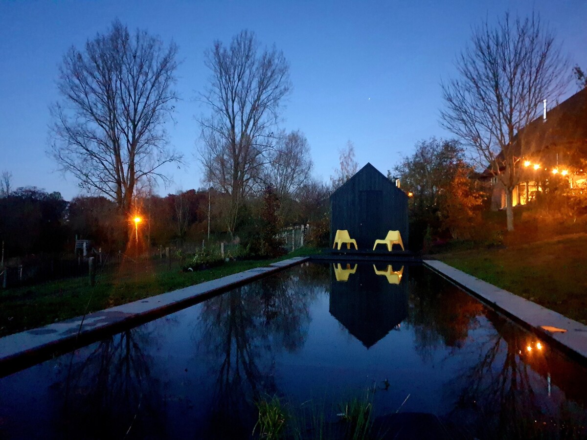 Prachtig huisje in schuur met  zwemvijver en sauna