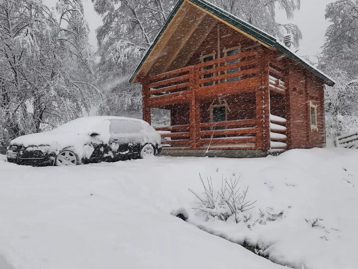 周末房屋，科拉辛市中心，靠近滑雪中心