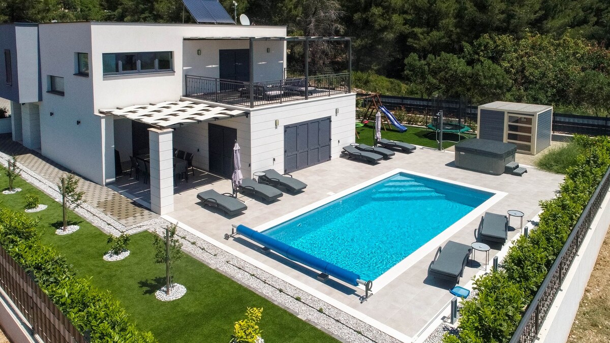 Luxury Villa Olive Tree with swimming pool