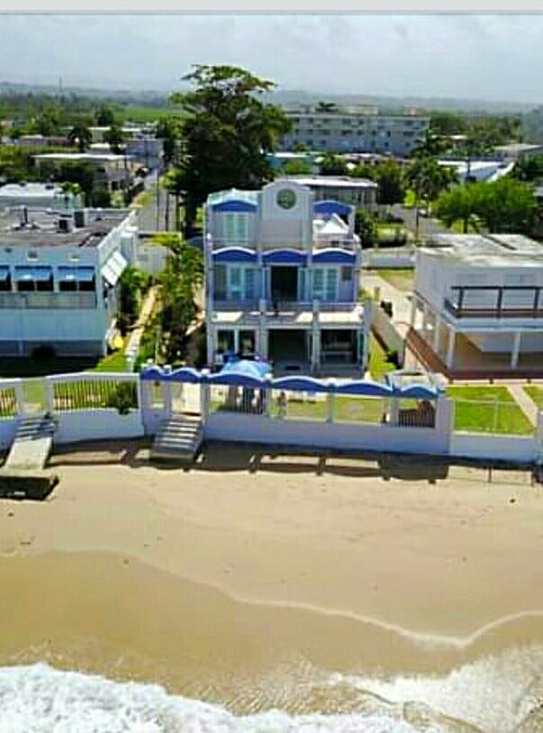 Villarriqueña Beachfront House Paradise