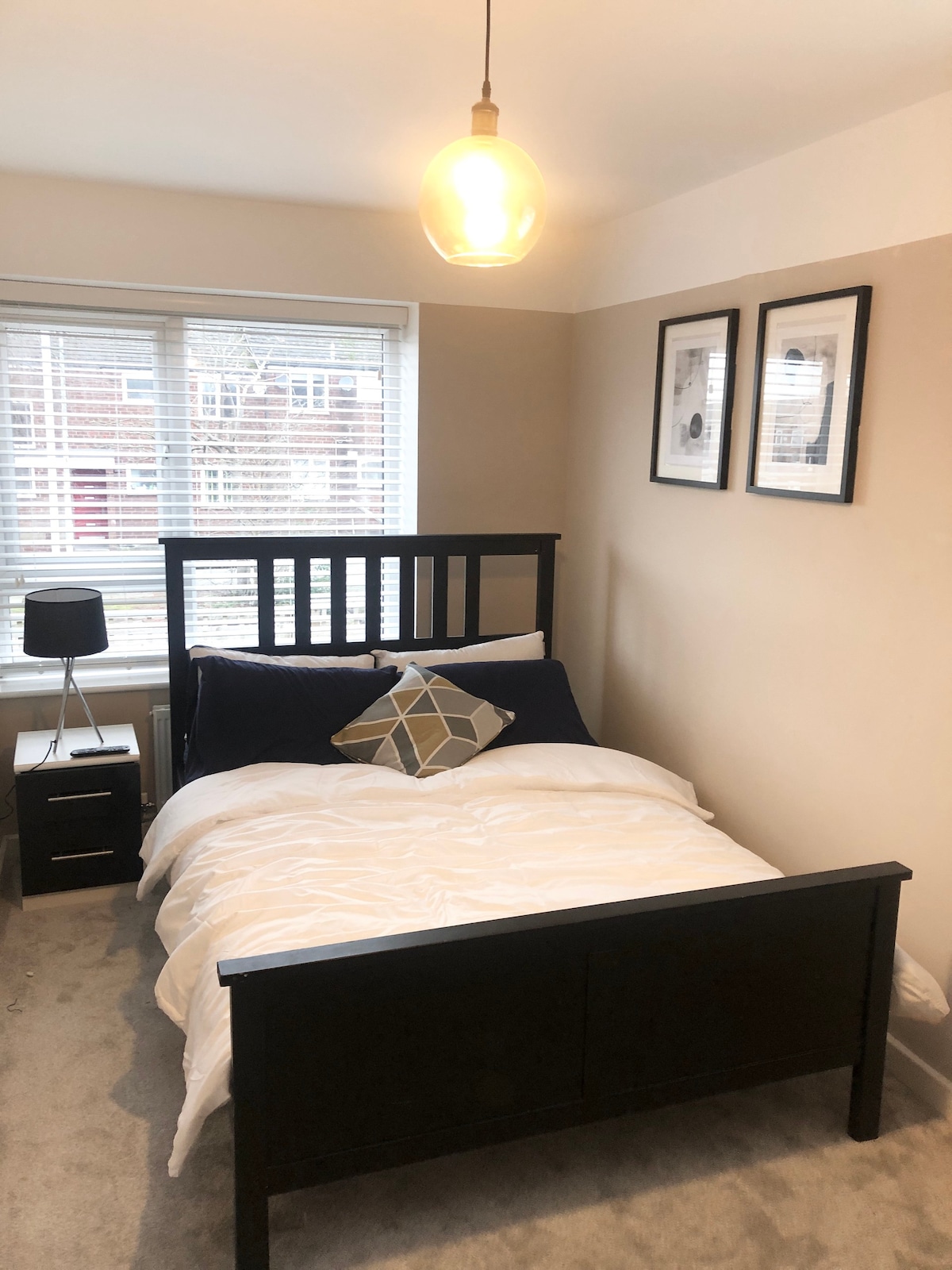 Double bedroom available