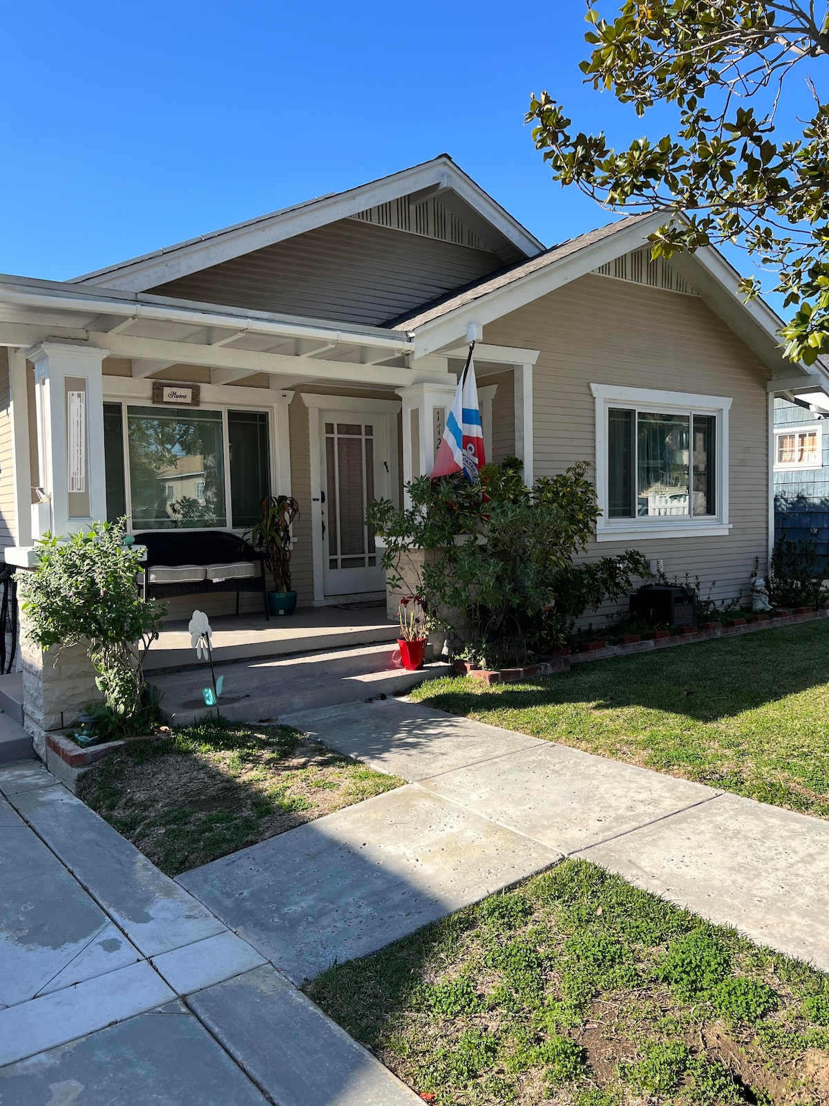 Unique 1920s Craftsman Stay Near Beach w/Parking