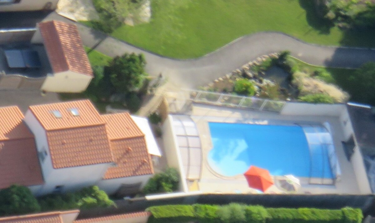 Gîte Charmant avec piscine, à -20' du Puy du Fou.
