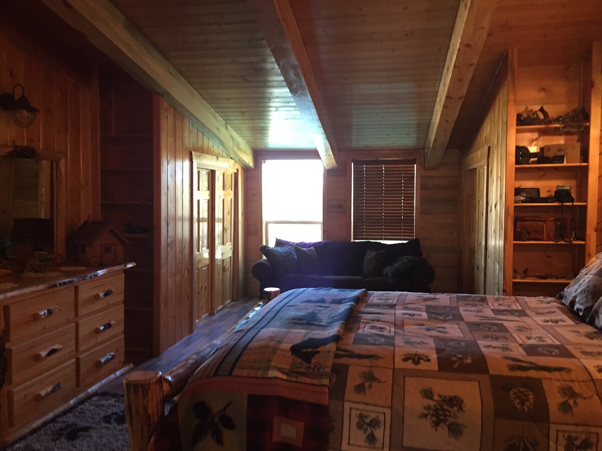 三间宽敞的卧室，景色迷人。