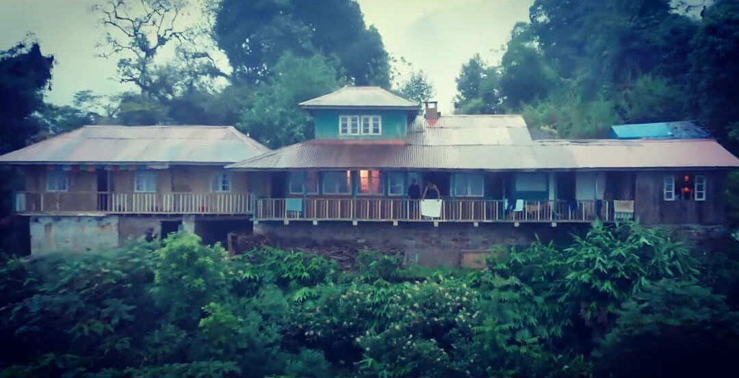 Khecheopalri Sanctuary Retreat和家庭旅馆。