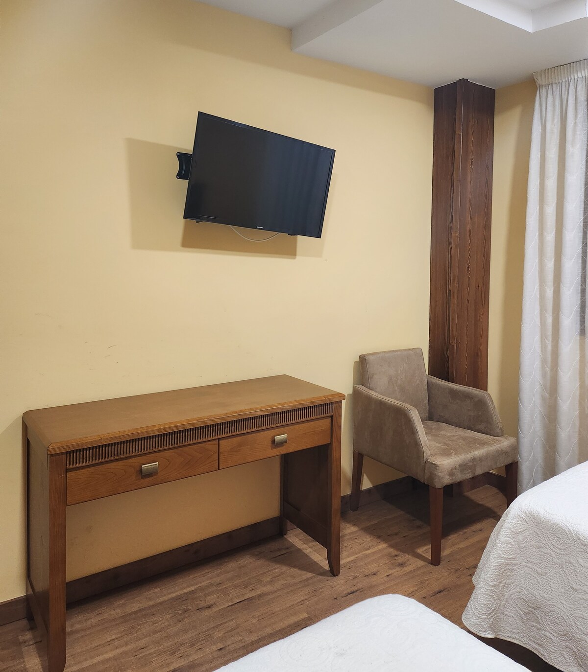Private double room Naranja (2 beds) in Hostal SJW