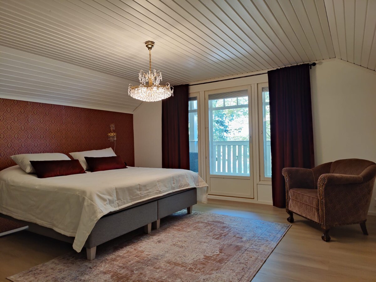 位于芬兰市中心乡村的漂亮房间