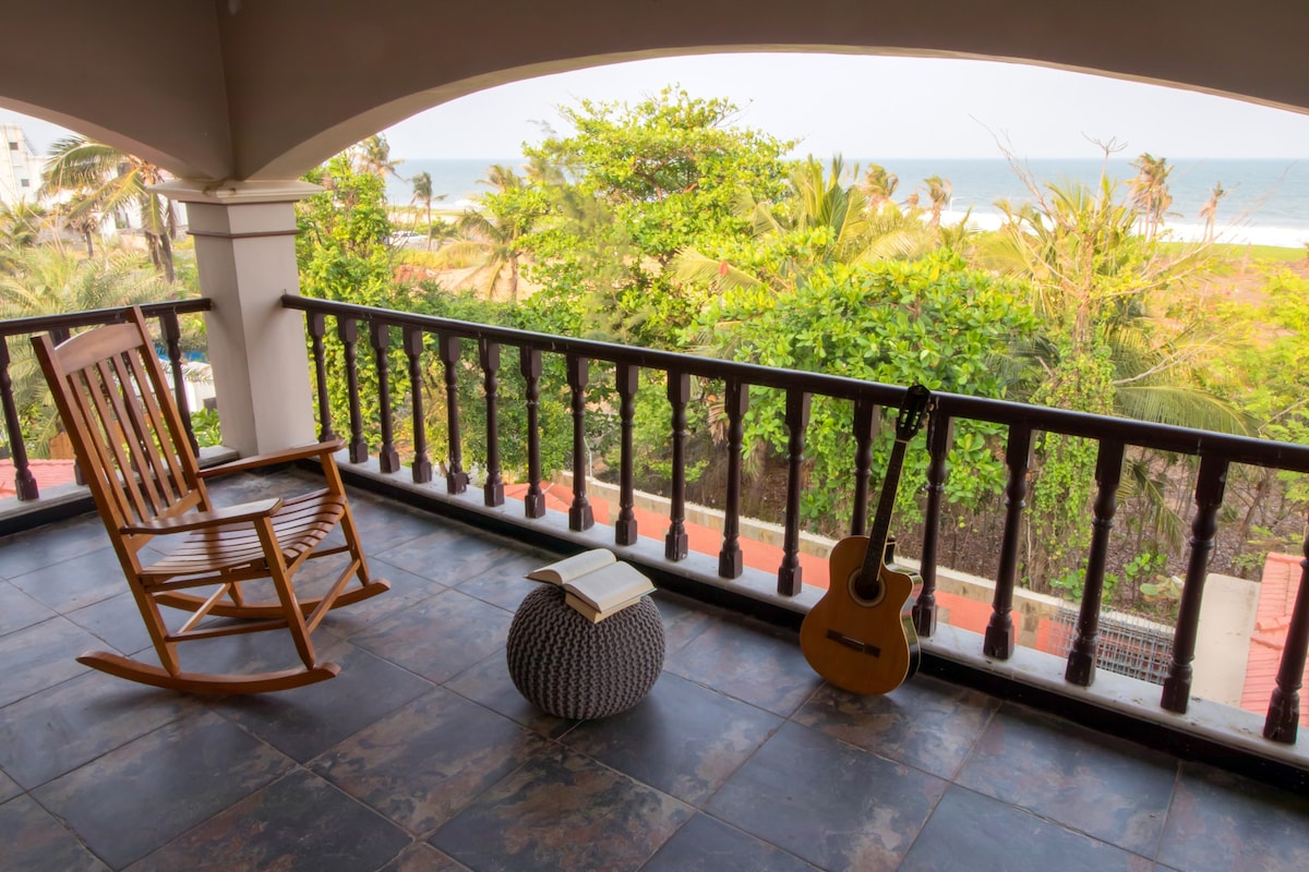 Sea view room in luxury Costa Verde villa