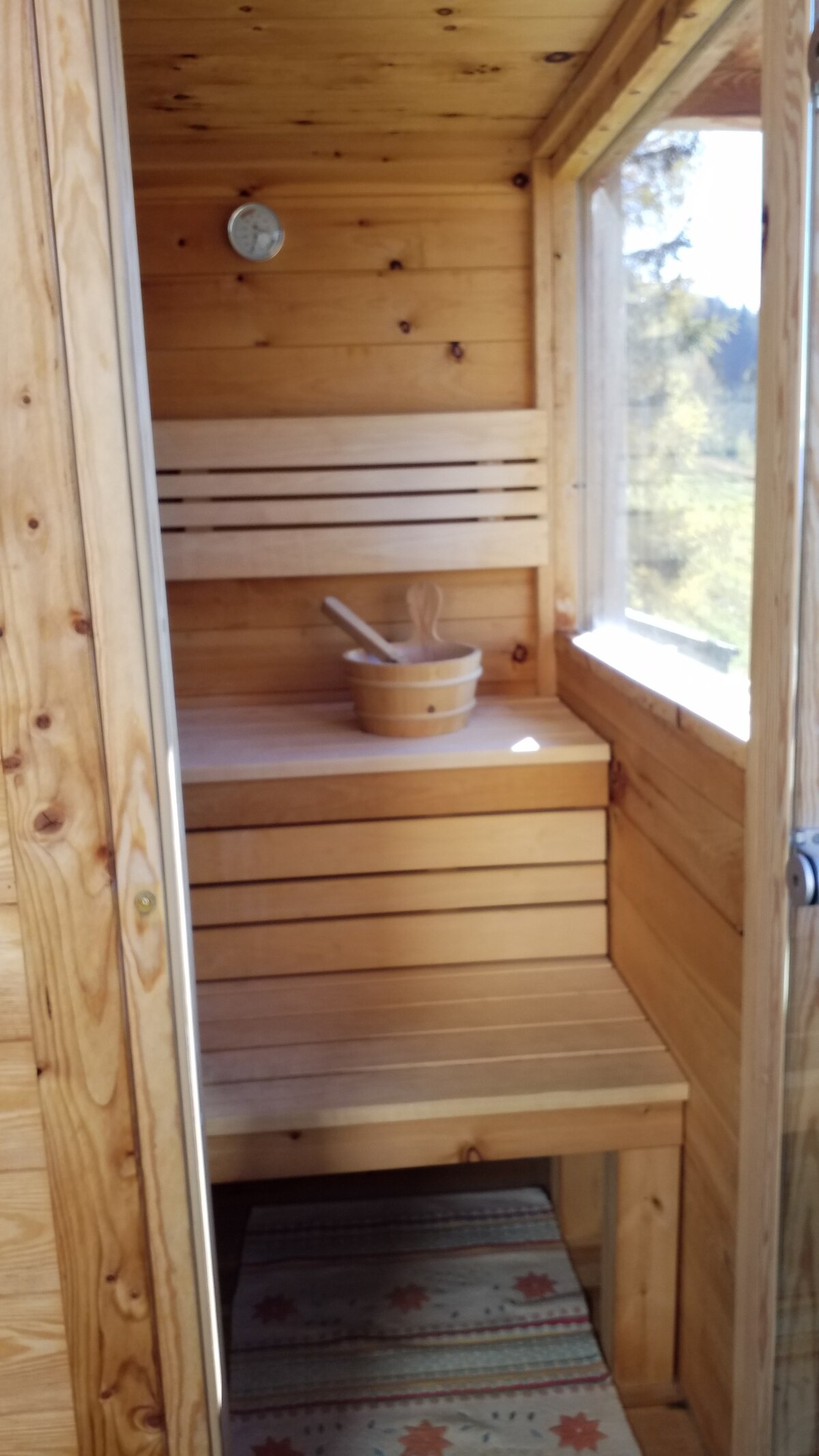 Ski-in/ski-out, balcony sauna, free parking & WiFi