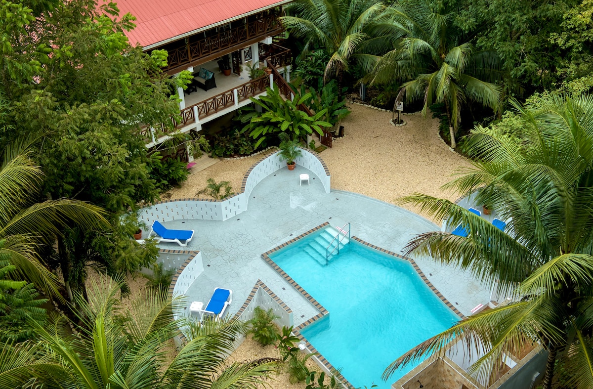 Private Luxury Jungle Villa Near San Ignacio, BZE