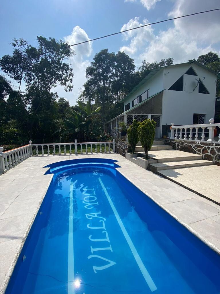 Casa Campestre带游泳池，环绕着大自然