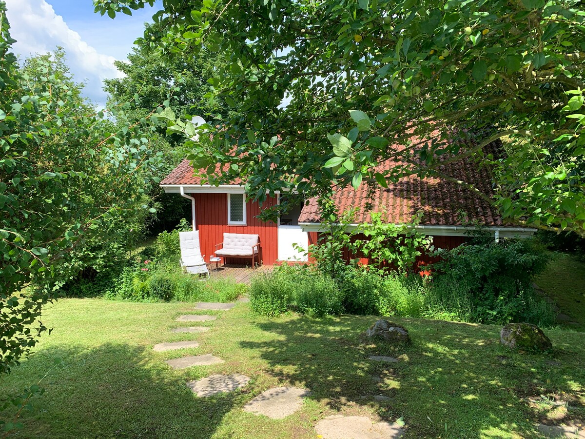 Gemütliches Häuschen mit Kamin und großem Garten