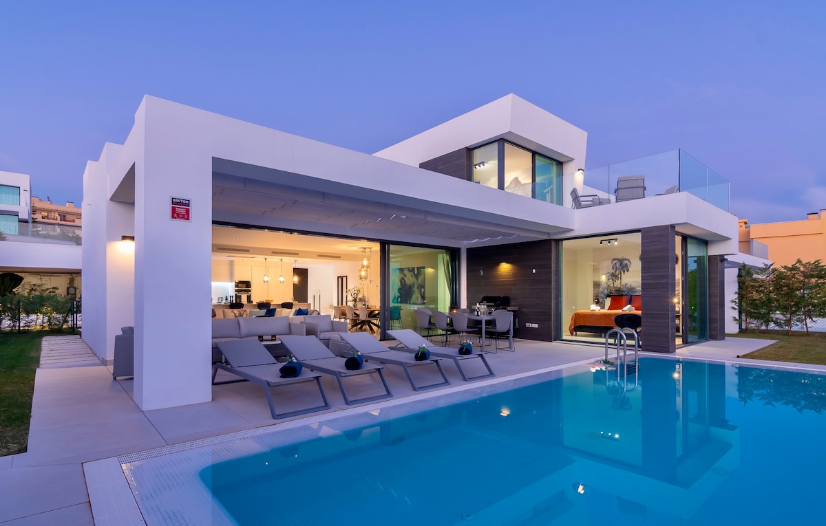 Villa La Luna | 4-bed luxury villa with sea views