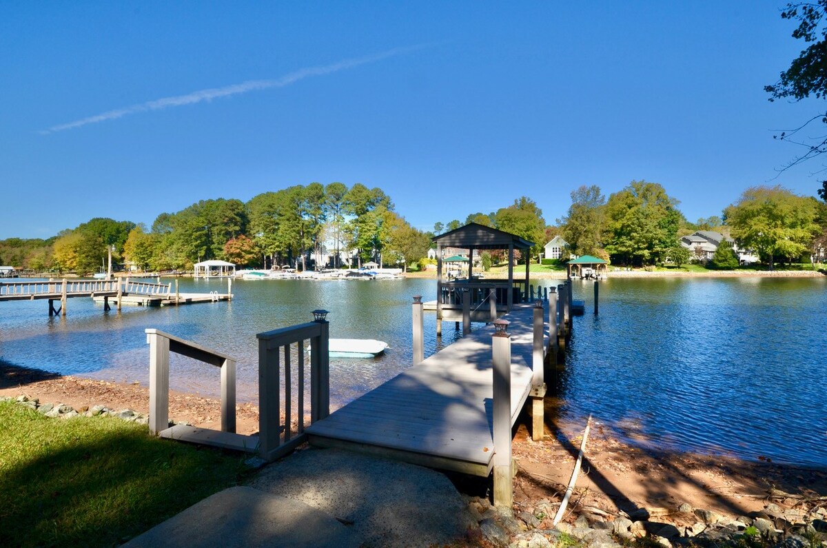 Lake Front Property - Vacation Getaway