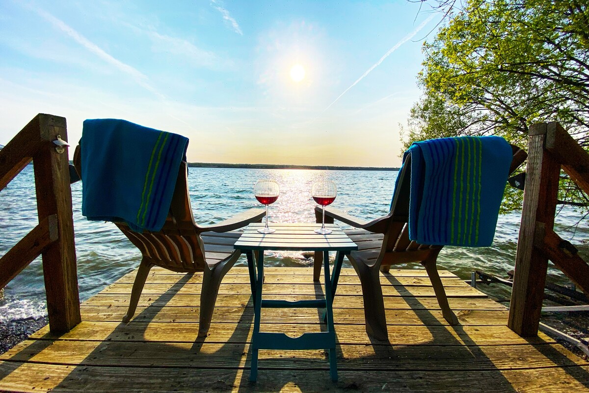 cottage home: wine trail, sunset view, lake view.