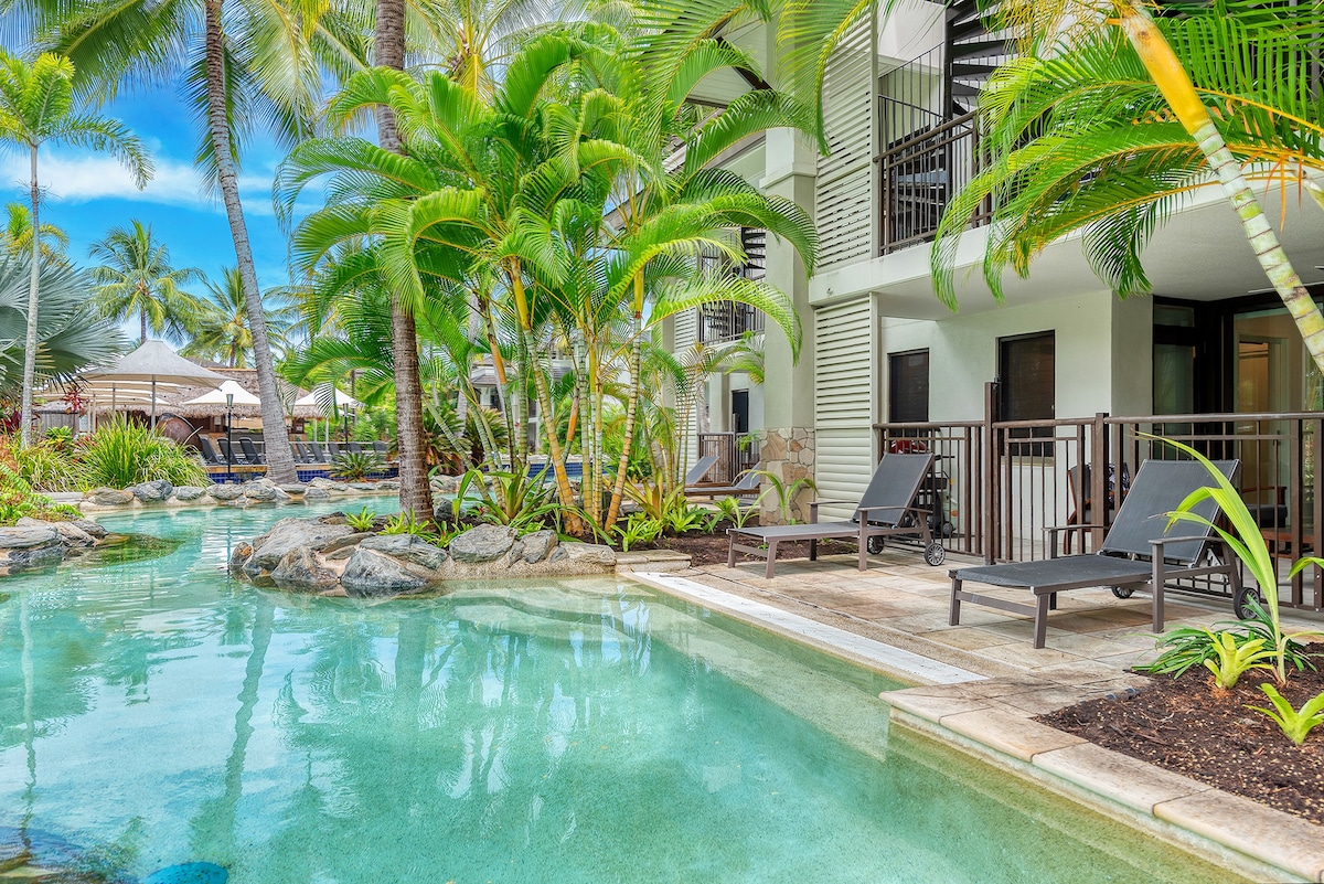 Swim-out at Temple Resort—Sweet Beachside Living