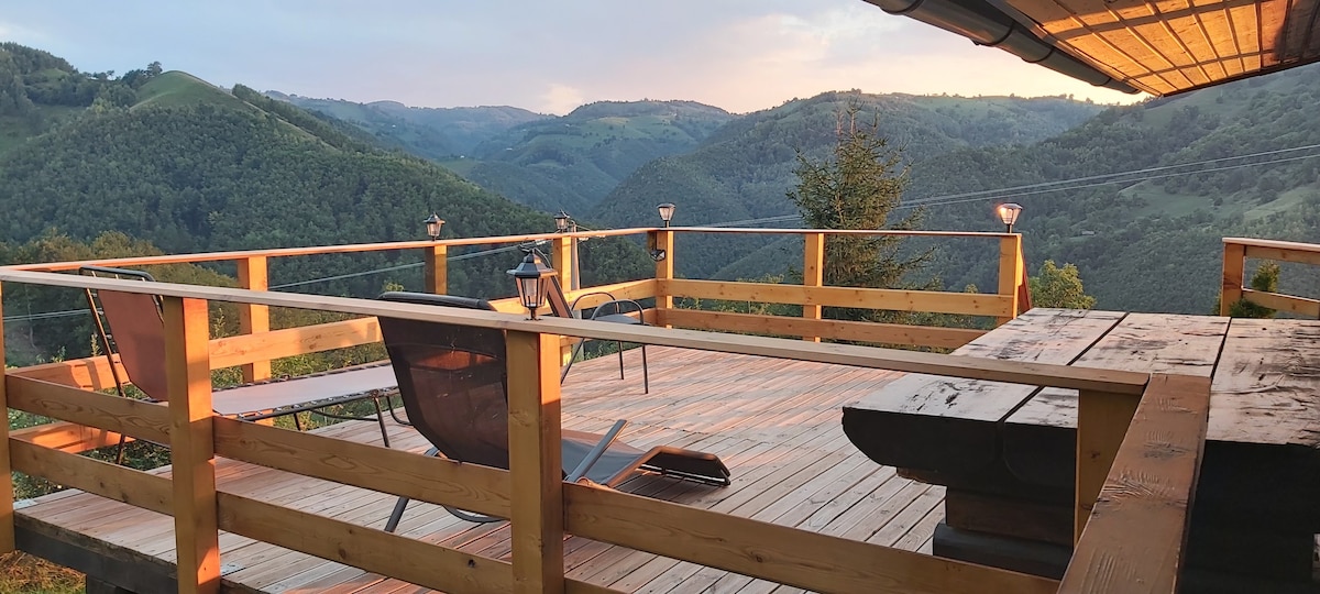 Ovidiu Lodge ， Transalpina-Plei