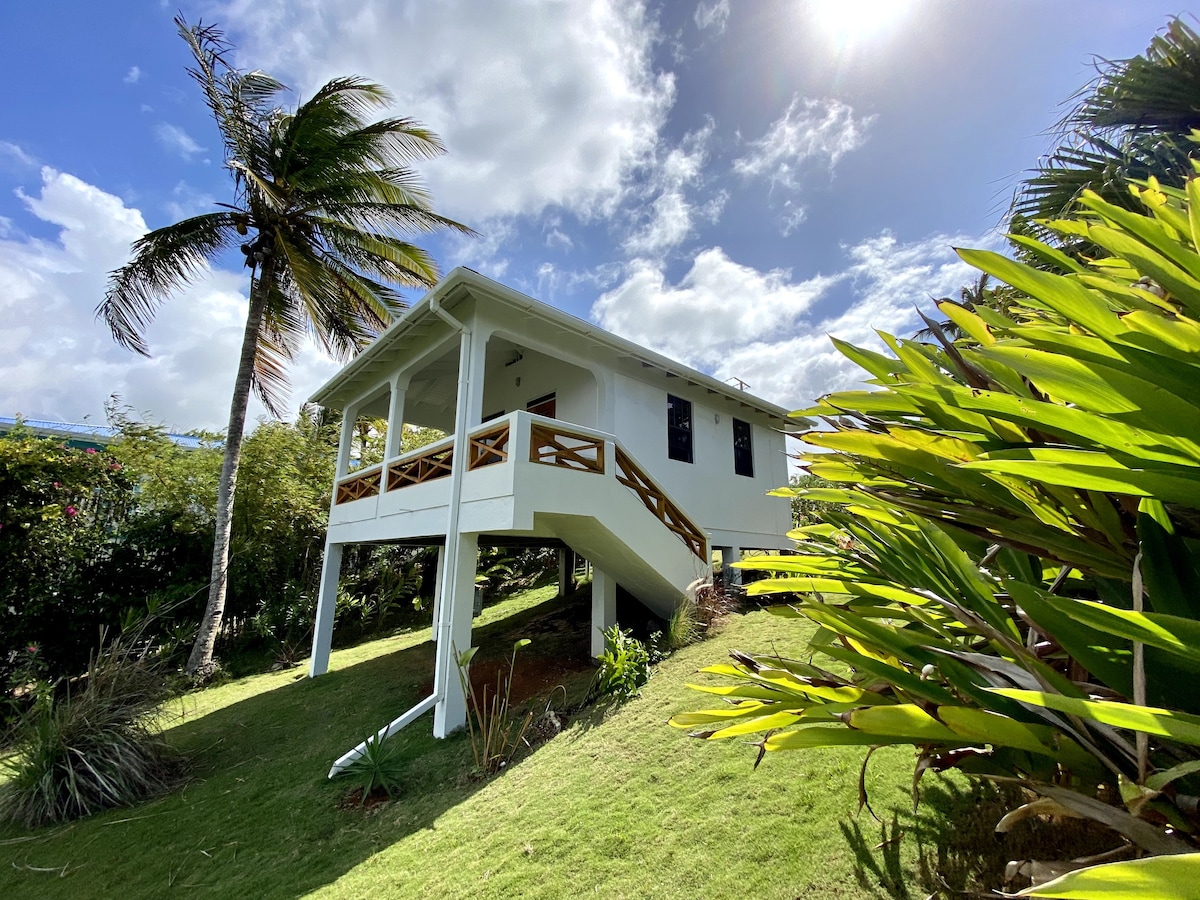 Luxe sea view eco-cottage at Gin Distillery