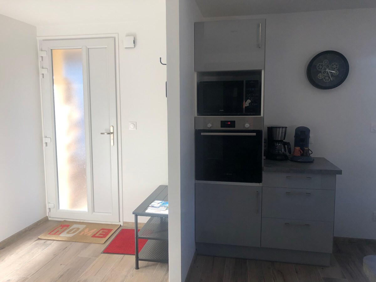 Appartement neuf, quartier résidentiel 2 p. + bébé