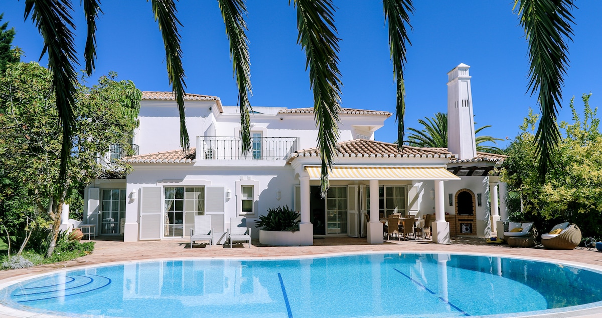 Peaceful 4BR villa on golf resort w/ private pool