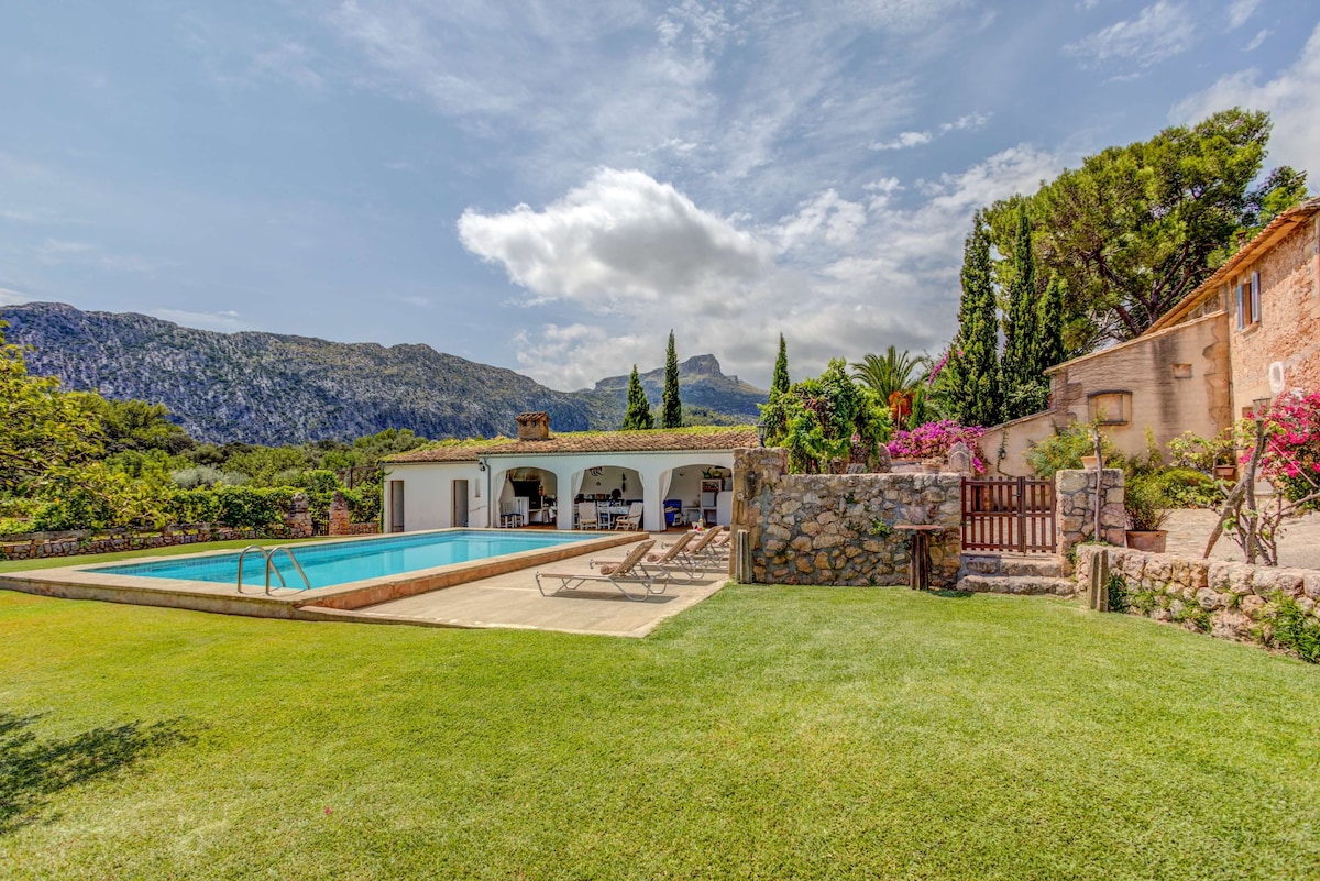 AINA CAN PONTICO Villa with Charm in Pollença。