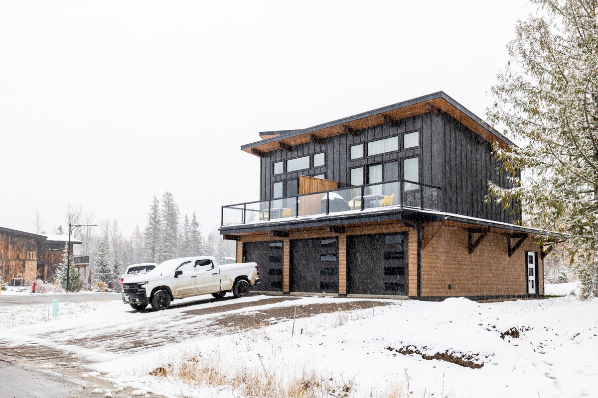 New Studio | Fireplace | King Bed | Fabulous Views