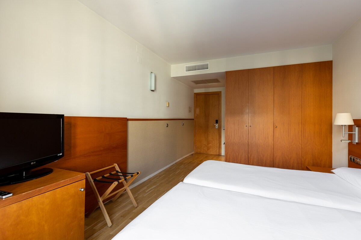 Standard Room and Hotel Onix Rambla