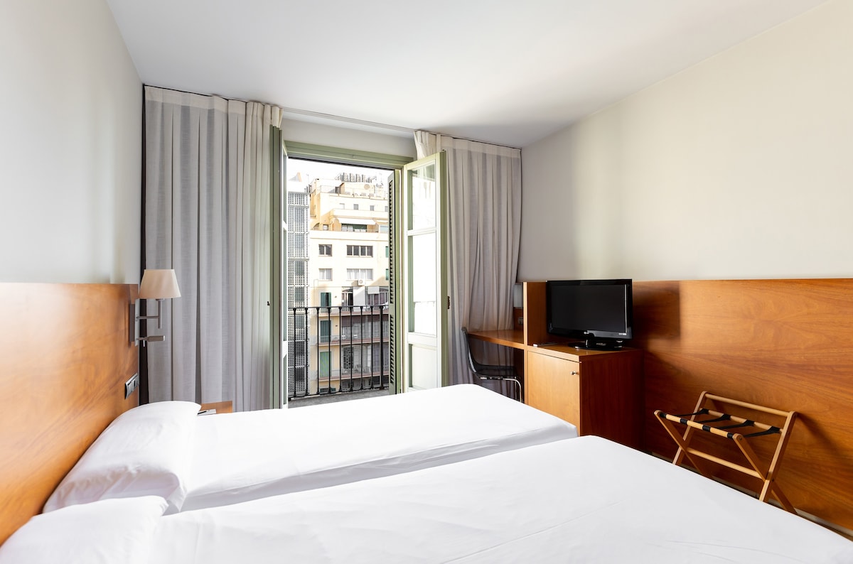 Standard Room and Hotel Onix Rambla