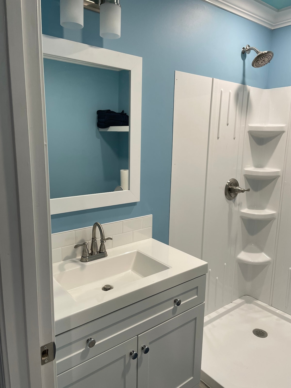 Una Mas是一个全新的3卧室3浴室。