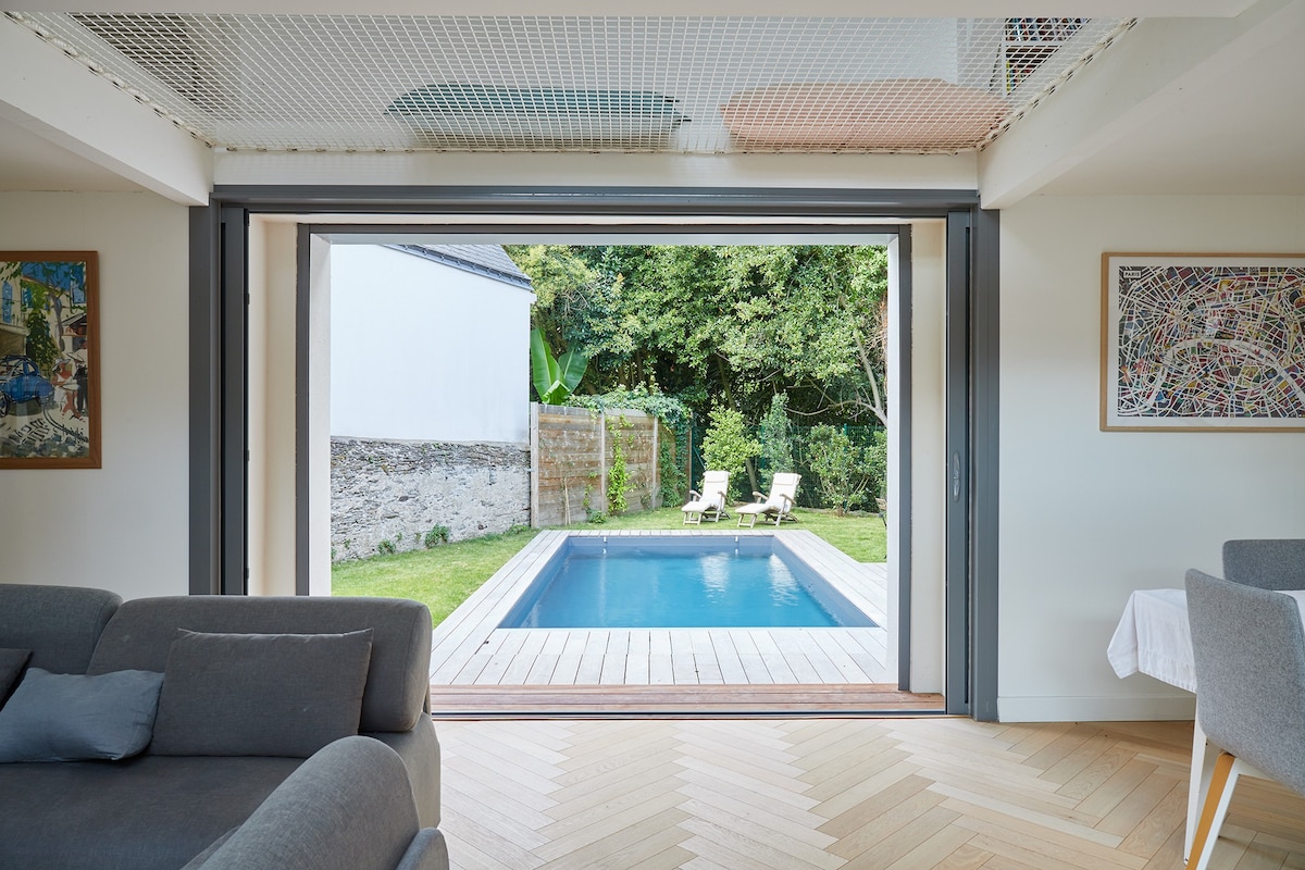 Pleasant house and swimming pool downtown Nantes