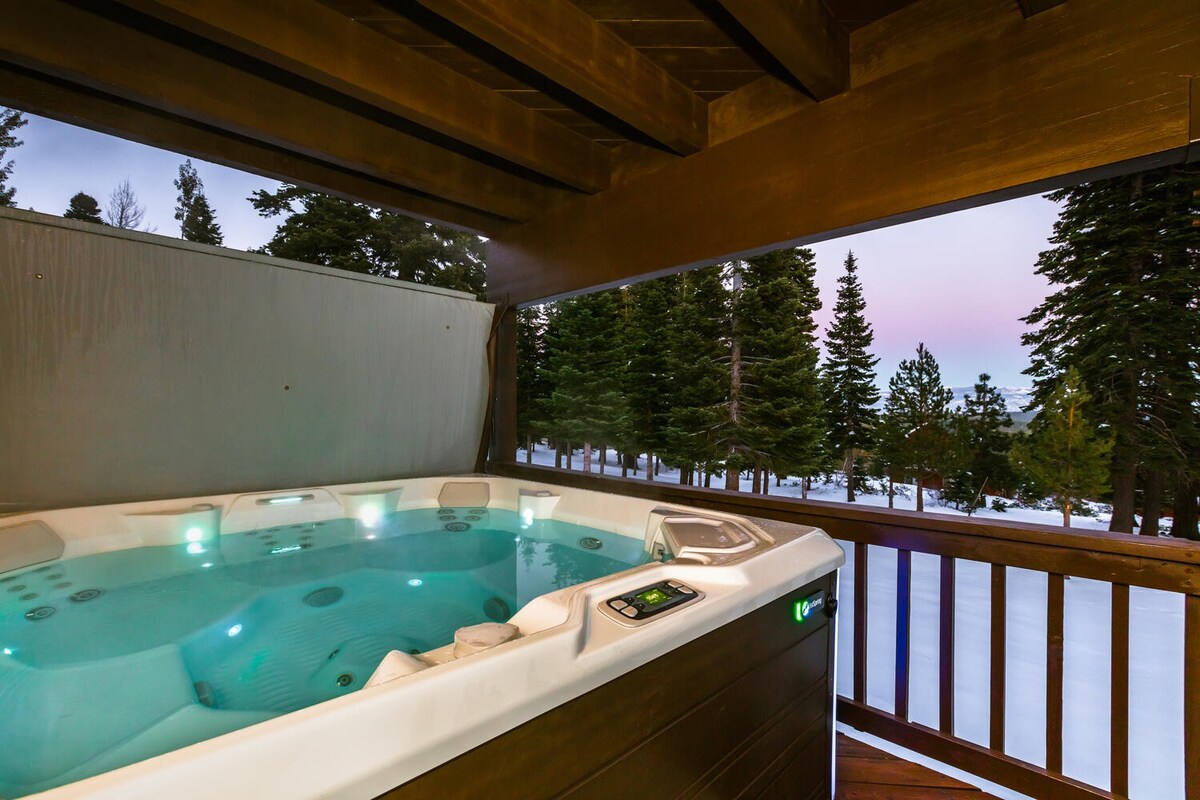 热水浴缸，空调，美丽的Tahoe Donner 4/3房源