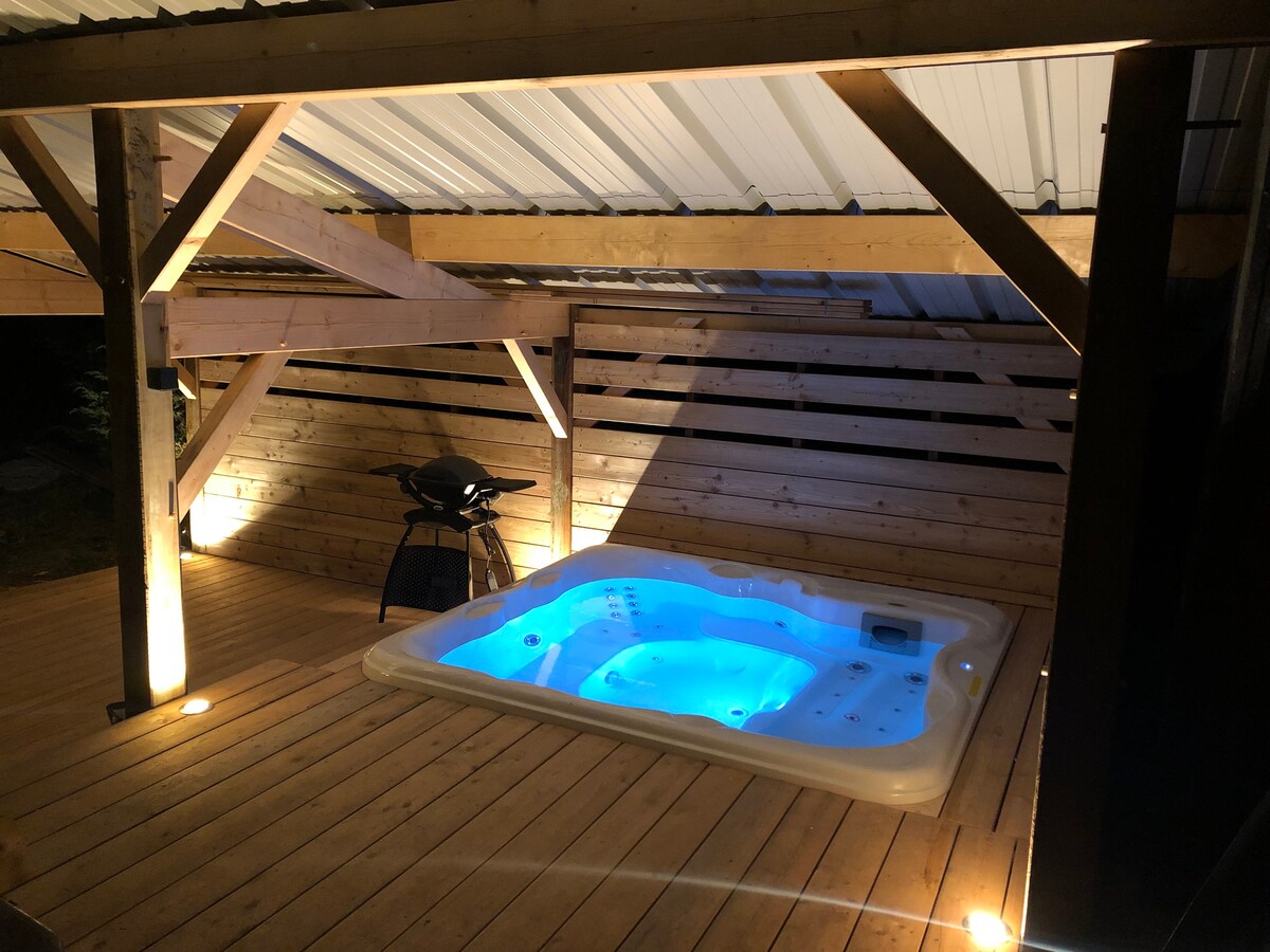 费亚德度假木屋，俯瞰Vosges的私人按摩浴缸