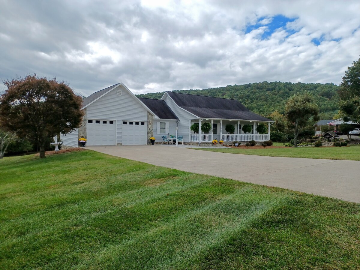 Beautiful Country Home Wineries, Blue Ridge Mtns