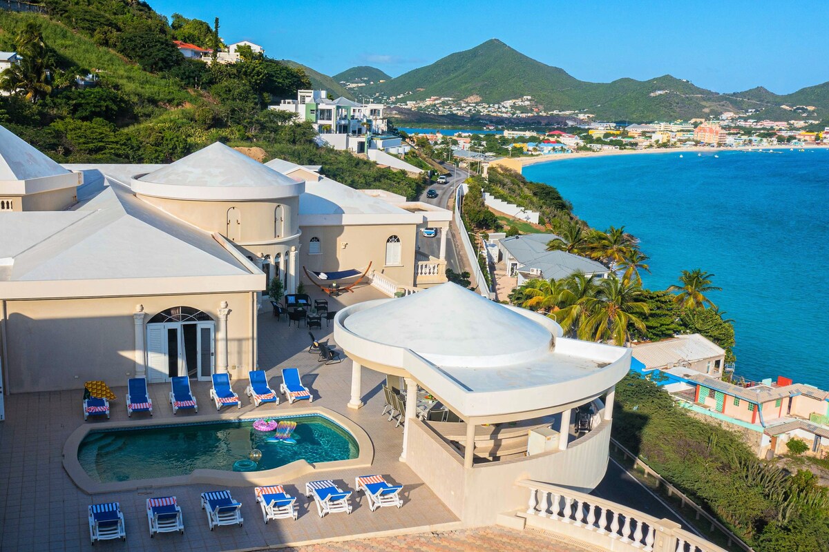 Luxury 3 Bedroom  Ocean View Villa With a Pool.