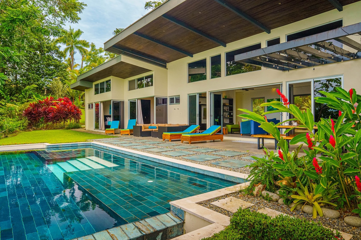 Modern Villa w/ World Class View Infinity Pool