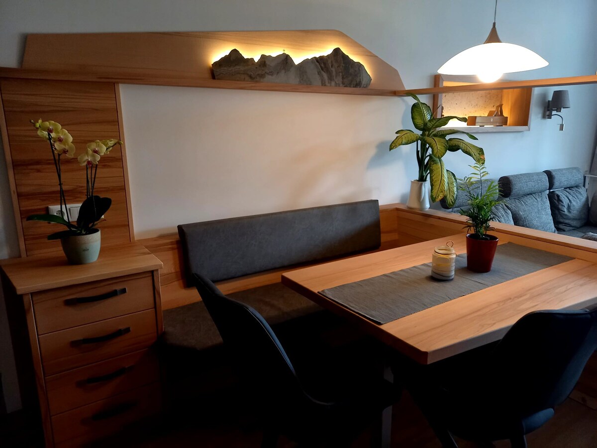 HOLZWERKSTATT 
Superior Appartement
beim Tischler