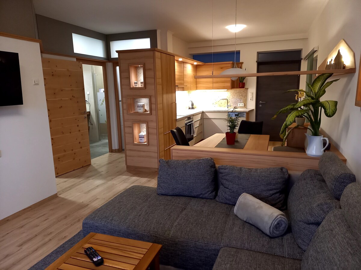 HOLZWERKSTATT 
Superior Appartement
beim Tischler