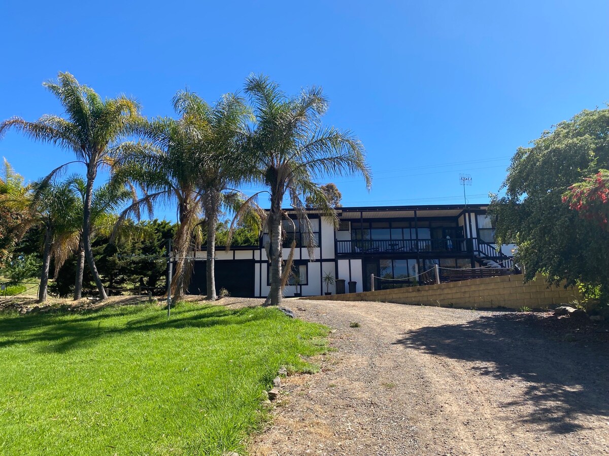 Lakefront Palms Holiday House - Bonnie Doon