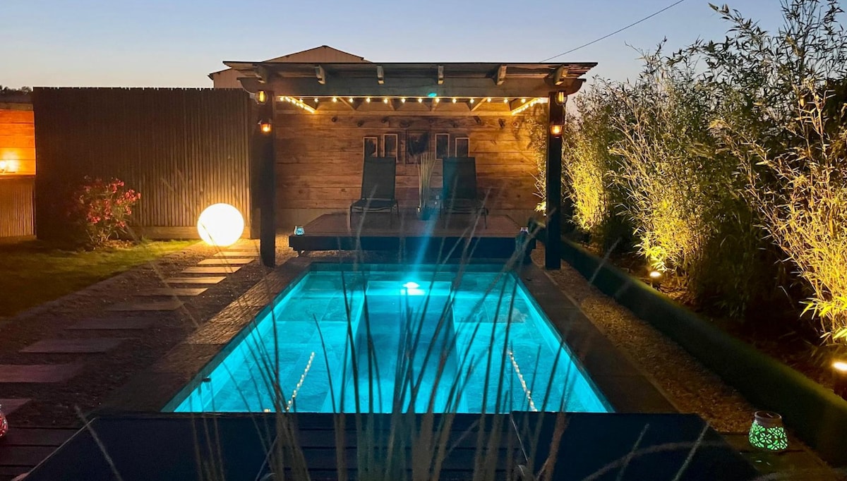 Studio PiscineSPA Sauna dans un jardin bucolique