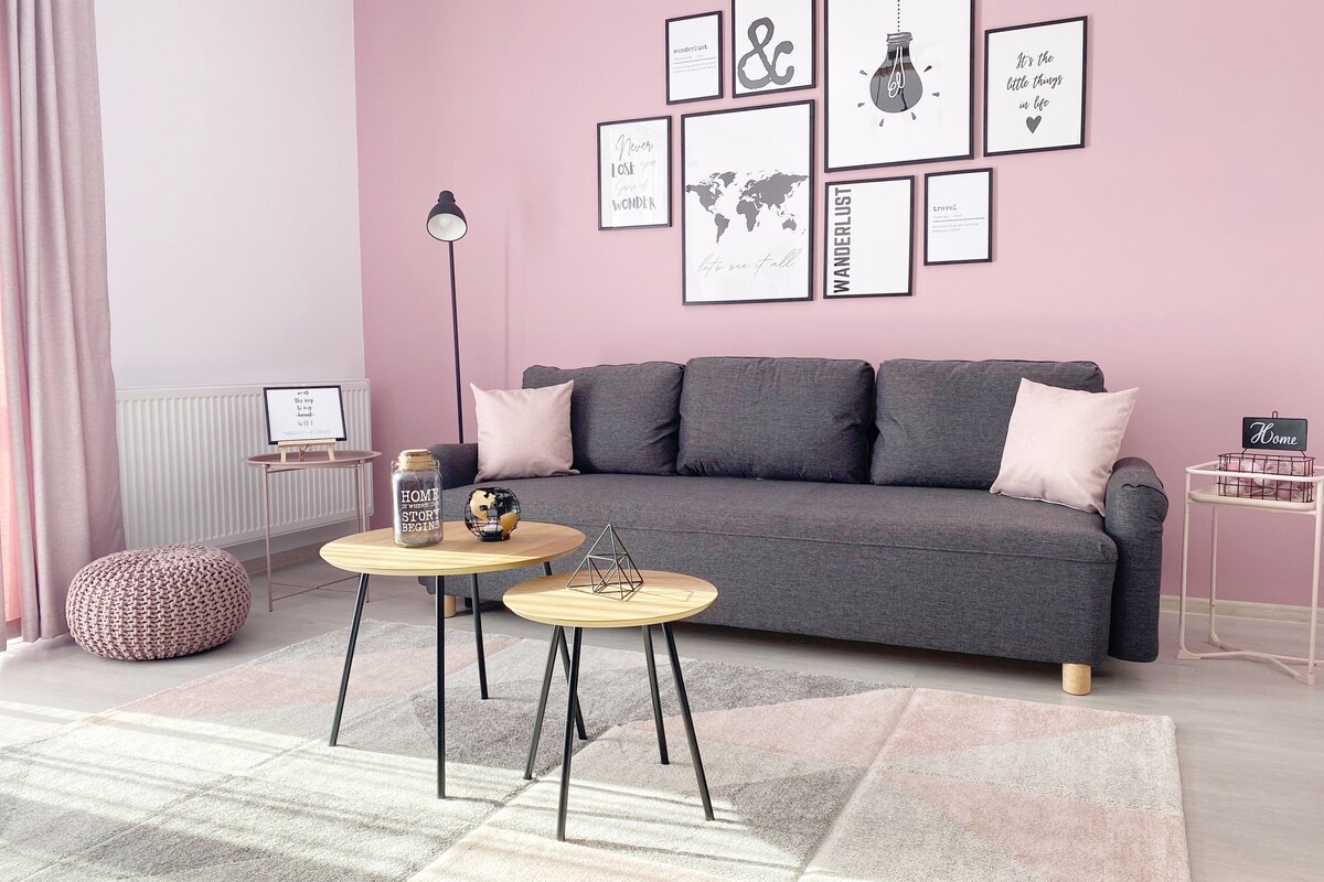 ★Wanderlust Home-Pink | Rasnov公寓|无线网络和停车场