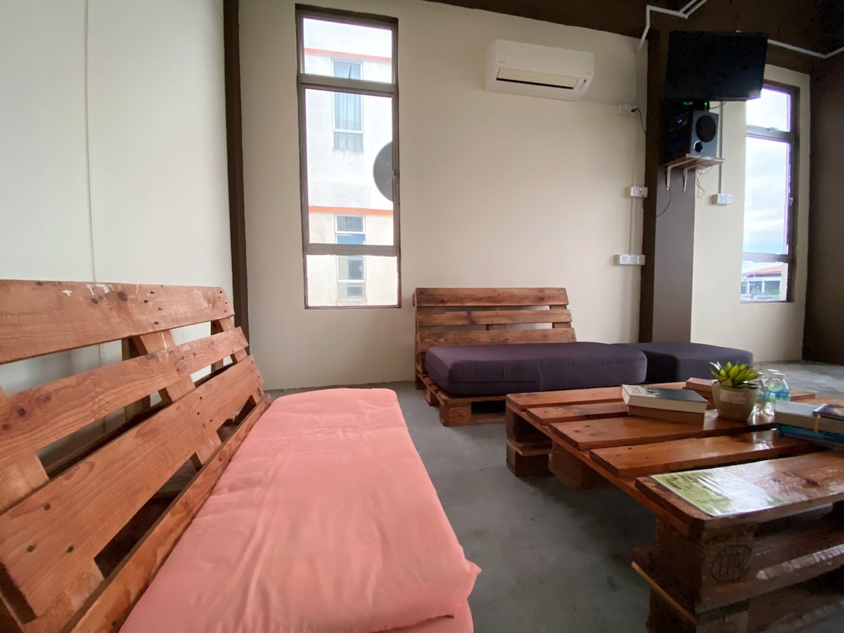 Gaia Riverside Hostel Budget Room