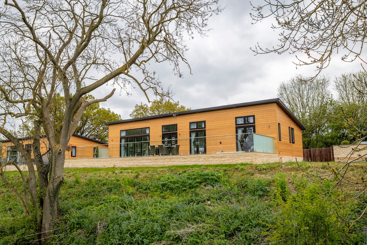 Magdalene Lodge, Cambridge Country Club