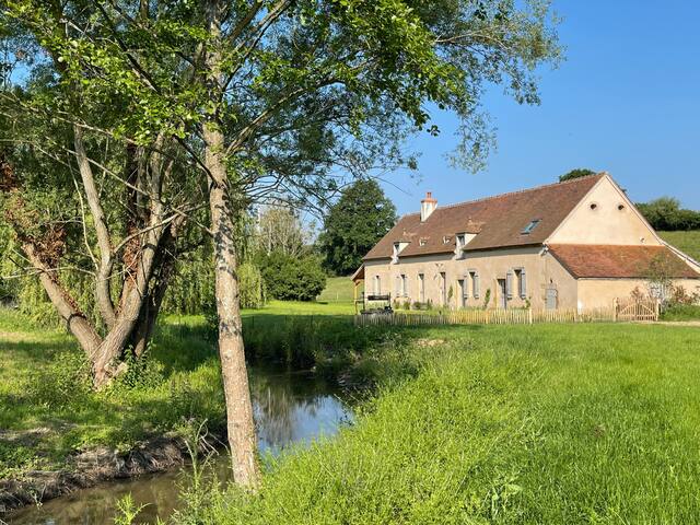 Saint-Pourçain-sur-Besbre的民宿