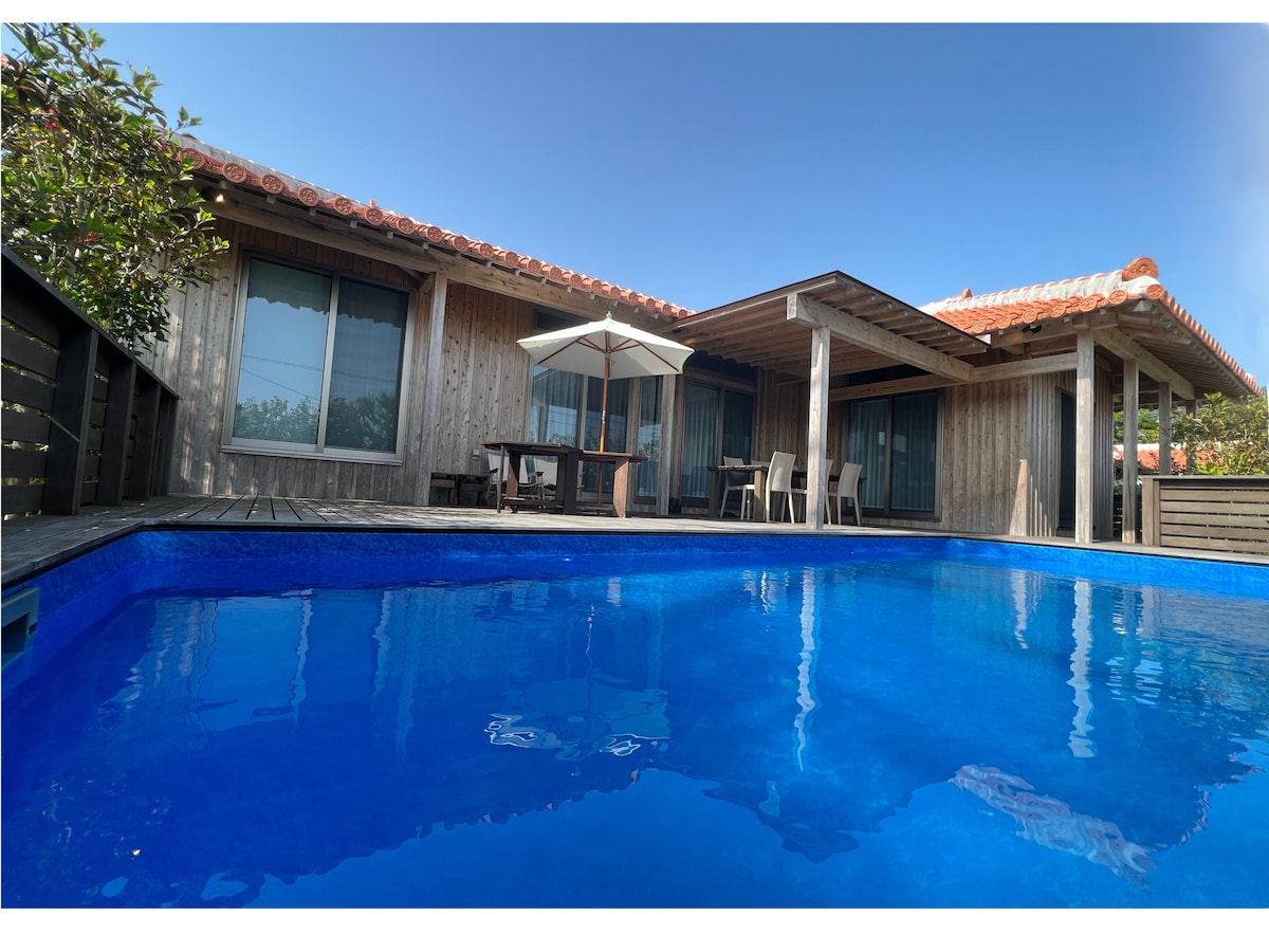 冲绳传统木制建筑旅馆，带私人泳池，整套房子，冲绳老房子风格，露天浴池， Steinway